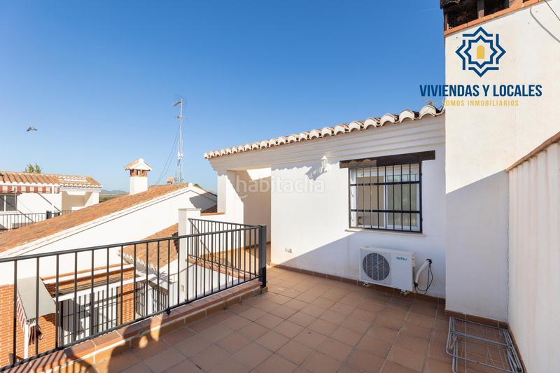 Foto b10bc9f7-533d-402a-8813-3d51cf2a9ed5. Casa adosada  con piscina y pádel en urb. llanos de silva en Atarfe