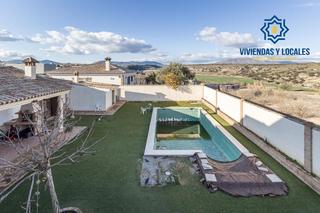 Xalet  Venus 18. Chalet en urbanización entre alamos pantano de cubillas