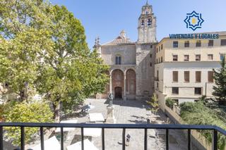 Casa in San Matías - Realejo. Casa con encanto y vistas en plena plaza de santo domingo... en