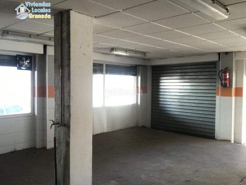 Foto c5cbfadd-30a3-4e4e-80f5-0d9d9d9f51f2. Lloguer local comercial a calle maestro montero 1 a Granada
