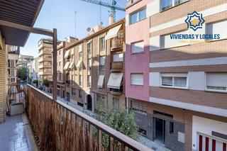 Piso en Fígares. Estupendo piso junto alhamar