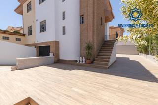 Doppelhaus  Calle calle avenida fernando de los ríos. Exclusiva vivienda en la prestigiosa urbanización la quinta