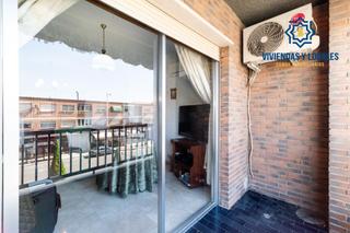 Piso  Juan pablo ii 8. Piso de 4 habitaciones con garaje y trastero junto al hospital d