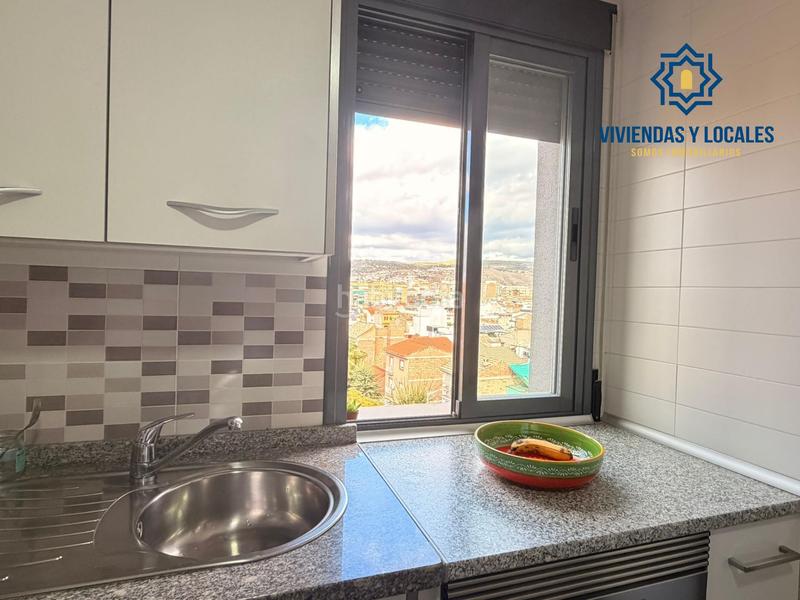 Foto ed6e4512-c16f-47c8-909d-e1e604aa8259. Alquiler piso espectacular piso junto carrefour y pts en Granada