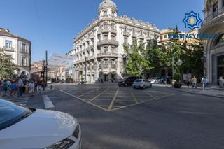 Aparcament cotxe  Calle de cetti meriem 4. Plaza de aparcamiento centro de granada!!!!!!!