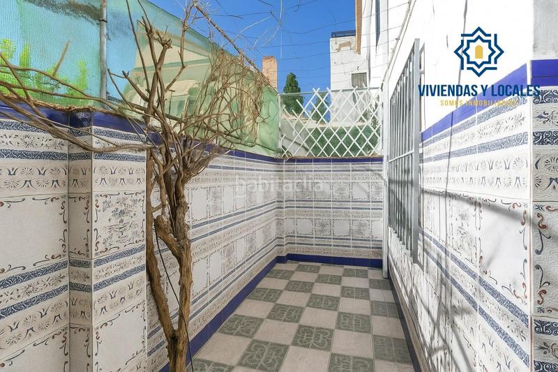 Foto b23bf8a2-9da8-41f2-8670-861f6509124f. Casa adosada exclusiva casa capital, junto a avenida de Cervantes en Granada