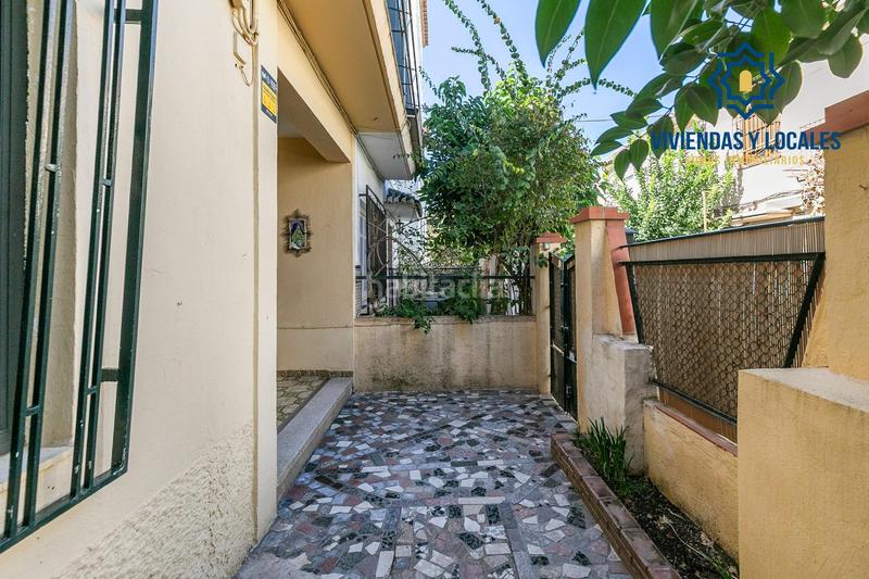 Foto b7be22ed-bf5e-42f4-8666-b07d804b04d0. Casa adosada exclusiva casa capital, junto a avenida de Cervantes en Granada