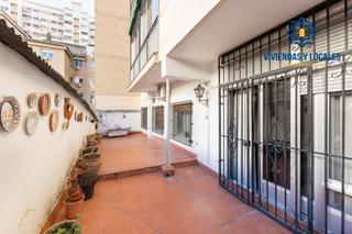 Pis a Camino de Ronda. Oportunidad en arabial! piso amplio con 4 dormitorios y ubicació