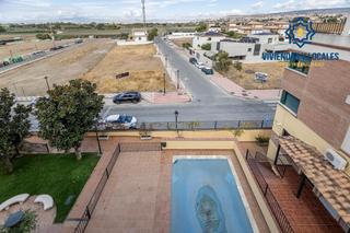 Àtic a Cájar. Piso en cajar con 3 dormitorios, garaje y piscina comunitaria.