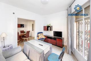 Pis  Calle triana baja. Venta de piso de 4 dormitorios y 2 baños en granada zona centro