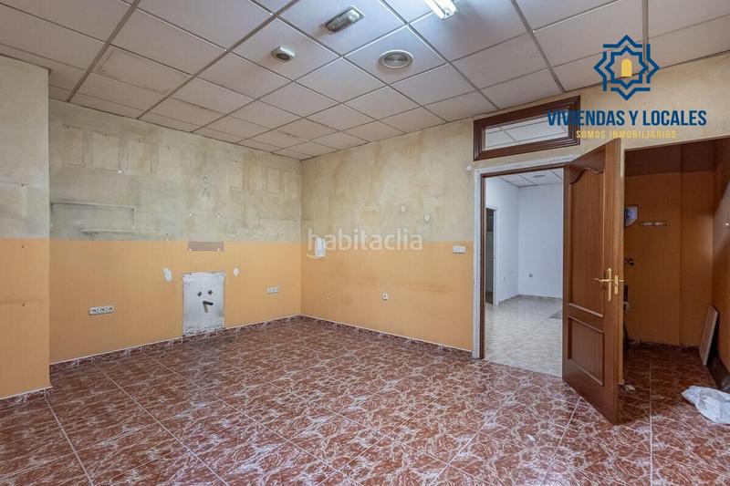 Foto bca1a8b7-5dad-44b3-ab62-a3261ff38489. Local comercial a Pajaritos Granada