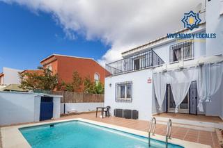 Casa  Calle hella 8. Casa en jun