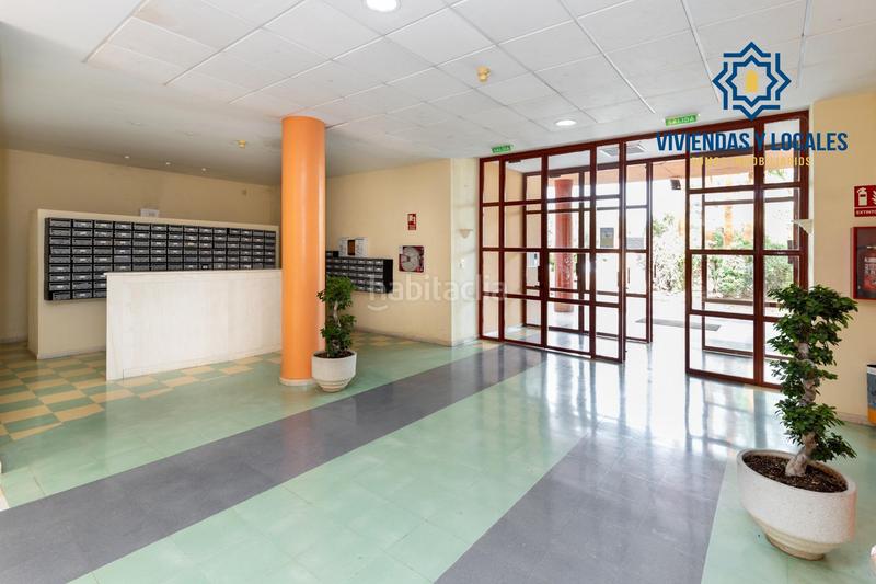 Foto 33f2718a-4371-4c9b-931f-2a265bce5192. Estudio  en venta zona de bola de oro en Camino de los Neveros - Serrallo Granada