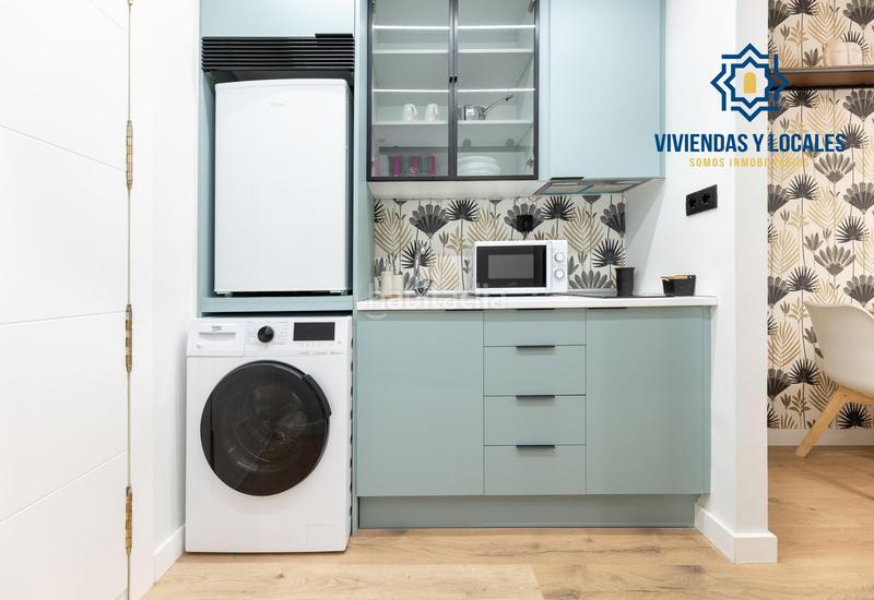 Foto e36d8415-5dfa-4a2c-a40a-664c4038ad00. Estudio  en venta zona de bola de oro en Camino de los Neveros - Serrallo Granada