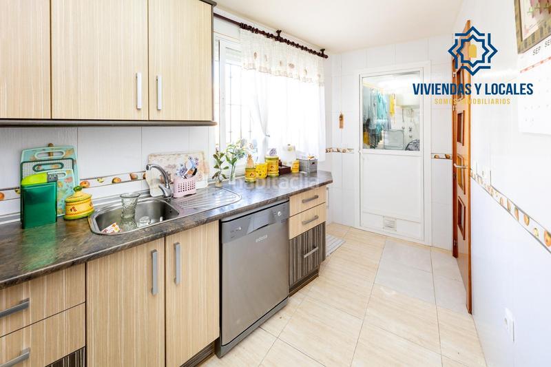 Foto 40ed3234-bd60-4b8c-9e15-d6cd472a8e3a. Planta baixa amb aparcament a Híjar Gabias (Las)