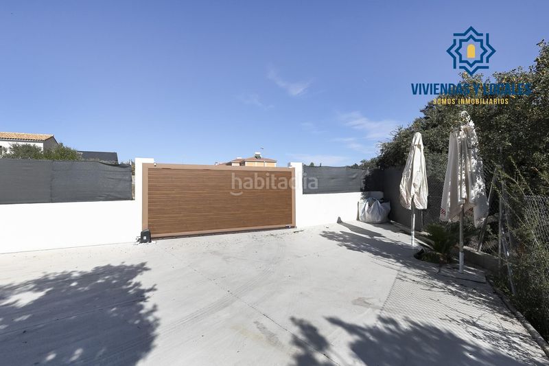 Foto 52d175dc-e438-4ba6-bd99-5a9896a2e6de. Casa adossada amb piscina a Atarfe
