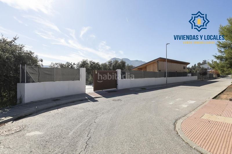 Foto a132ba24-cf28-4b58-bc06-5c152003f719. Casa adossada amb piscina a Atarfe