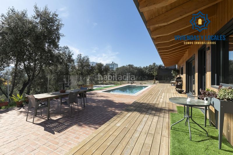 Foto af78b7d0-efd7-4a58-9d52-33324dbbb39b. Casa adossada amb piscina a Atarfe