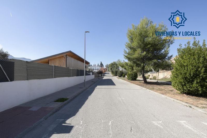 Foto e662b136-935a-414d-afab-b5014a235505. Casa adossada amb piscina a Atarfe