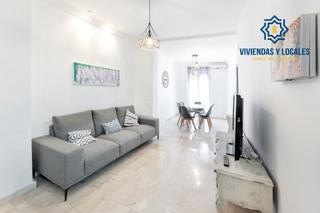 Appartamento in Fígares. Piso en pleno centro de granada