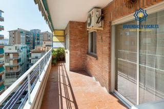Appartement à Barrio de Zaidín. Piso alto con terraza y cochera en el zaidín