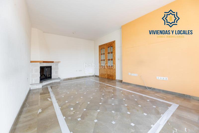 Foto 153fb014-3025-48dd-85ef-41c0b1b7639c. Casa aparellada amb aparcament a Alfacar