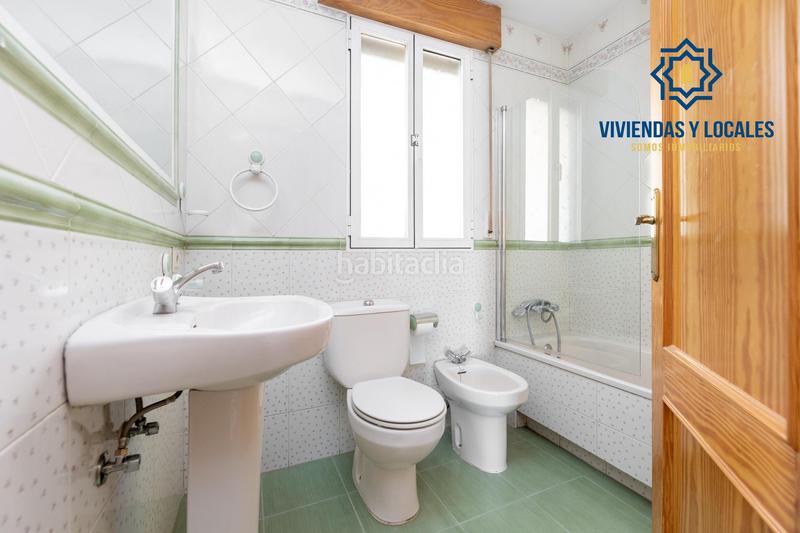 Foto 182f8f3b-381f-42f1-b309-1e83e4cb49a8. Casa aparellada amb aparcament a Alfacar