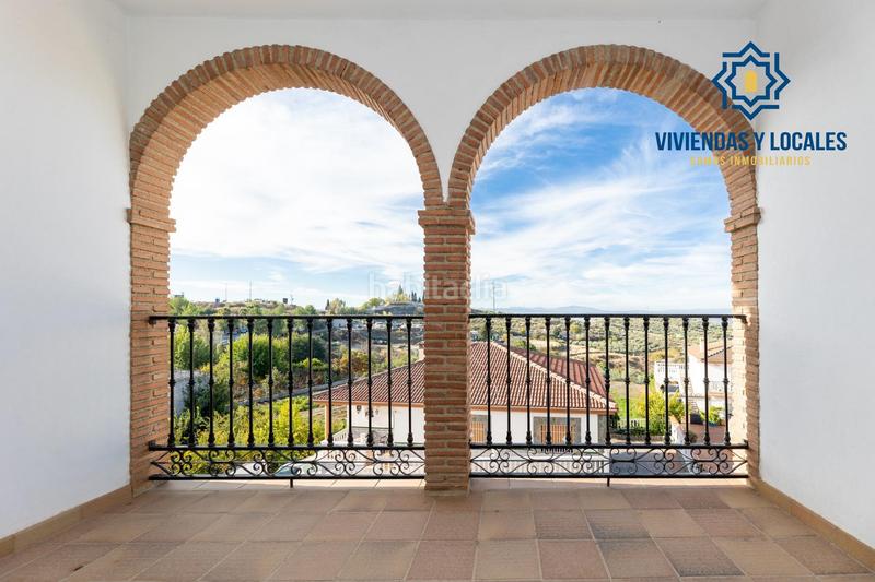 Foto 71460c02-7c5f-4126-a48a-ddf7651a8e31. Casa aparellada amb aparcament a Alfacar