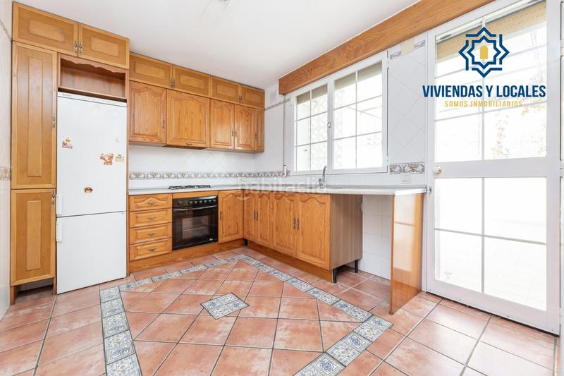 Foto d170f9cd-76e9-4add-af77-a8ec8aa99390. Casa aparellada amb aparcament a Alfacar