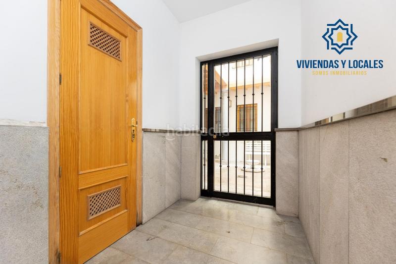 Foto a7df2084-4b96-4c66-adf6-75a486980437. Apartamento venta de apartamento con licencia turística junto a gran vía en Granada
