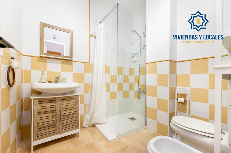 Foto ac8d8463-8568-4a36-9812-23dec53fb761. Apartamento venta de apartamento con licencia turística junto a gran vía en Granada