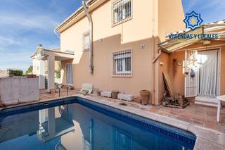 House in Jun. Oportunidad única! casa con garaje, zonas comunes y piscina en j