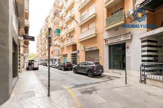 Locale commerciale in Calle Calle Nazaríes