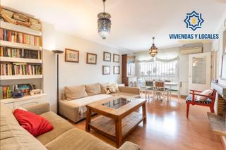 Casa adosada en Barrio de Albaicín. Exclusiva casa adosada en urbanización los cármenes de san migue