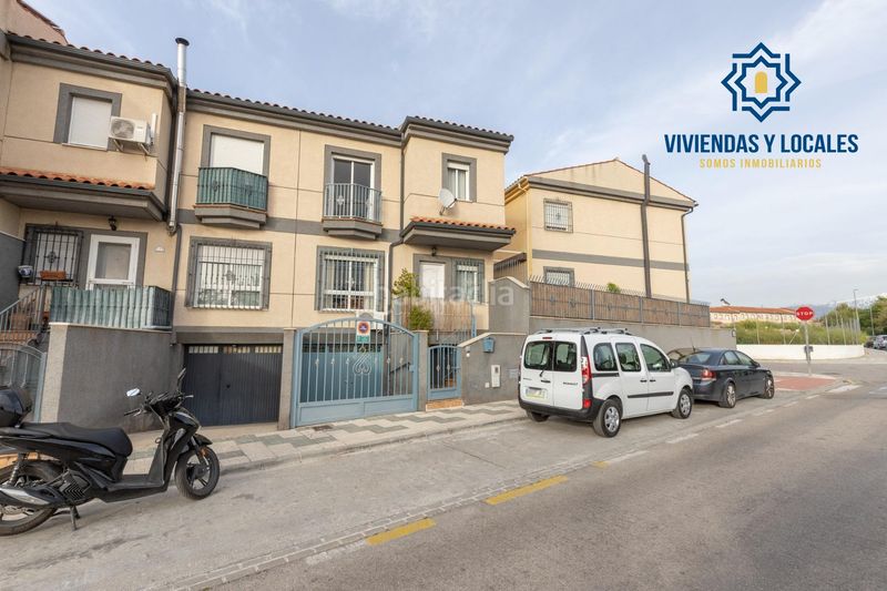 Foto 546a0a07-8594-44f8-a9dd-5afc26517148. Casa adossada amb aparcament a Maracena