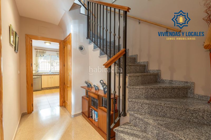 Foto 7d4fb27c-5479-4ba3-bb3f-9a2093444947. Casa adossada amb aparcament a Maracena