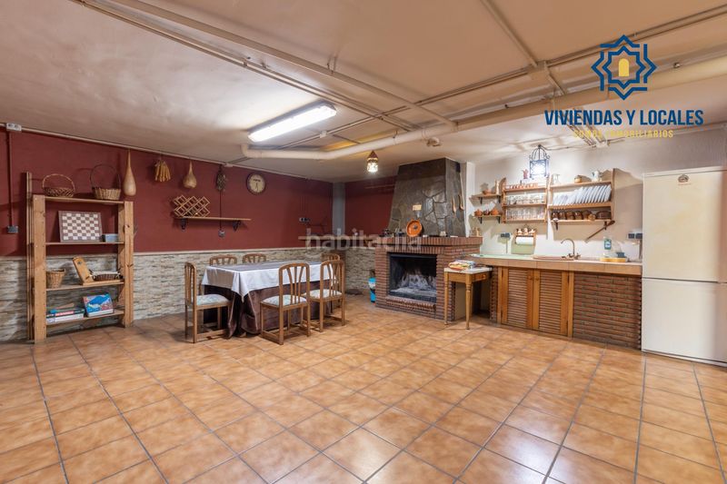 Foto b362add4-d915-43f8-bce3-38b6abacb4a2. Casa adossada amb aparcament a Maracena