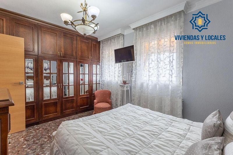 Foto 671d7fd3-41ab-40f3-985b-96966c86d2fe. Casa amb calefacció aparcament a Bola de Oro Granada