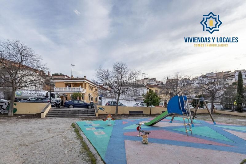 Foto a50d8df1-abad-4cf3-9222-240d5956222d. Casa amb calefacció aparcament a Bola de Oro Granada