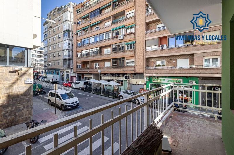 Foto aacd4f89-b15f-49d9-89e0-fb91434dd271. Pis amb aparcament a Pajaritos Granada
