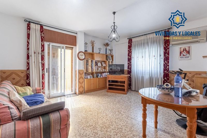 Foto 30d53926-296c-48c1-8767-166e57b0b9a4. Local comercial a Atarfe