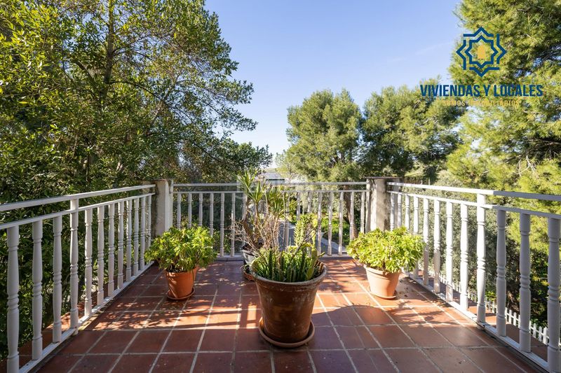 Foto 0f43864e-f261-4d9d-b64c-df098389f4ec. Xalet amb piscina a Atarfe