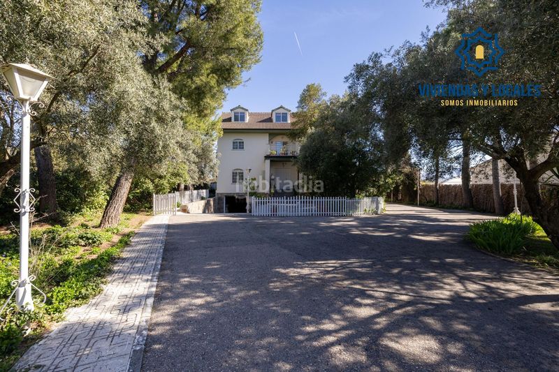 Foto 30ea9137-6465-4d55-8c4a-a9a784a630d4. Xalet amb piscina a Atarfe