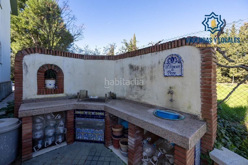 Foto a827e54f-5c1e-43f8-a775-66af4ad44251. Xalet amb piscina a Atarfe