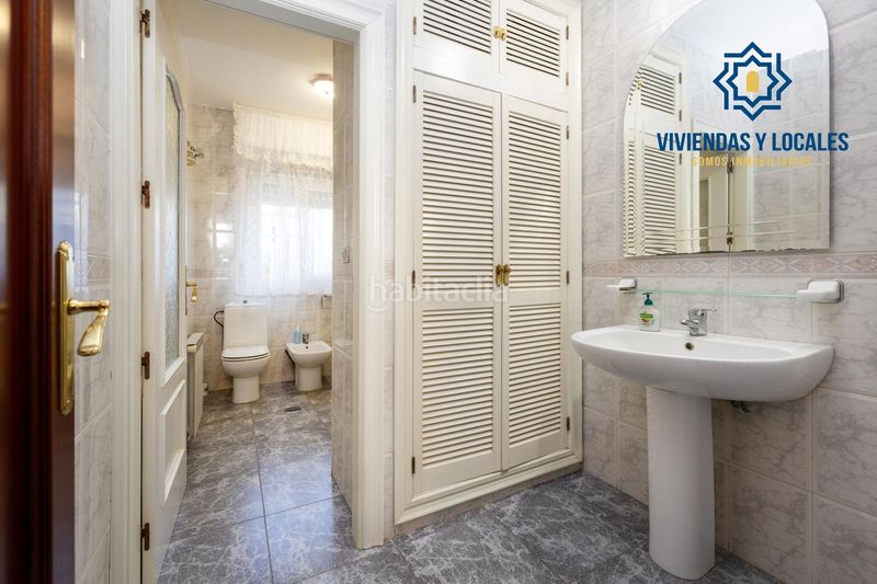 Foto b3bd0fa7-4cae-4c83-a44c-f4dc2d0e3e41. Xalet amb piscina a Atarfe