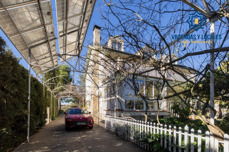 Foto b4206366-3d6b-4c59-b1d2-b5379a70b510. Xalet amb piscina a Atarfe