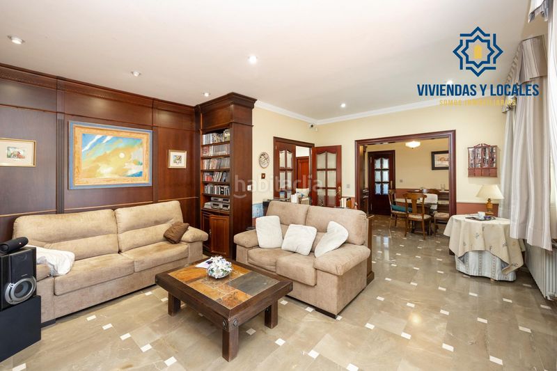 Foto b596b318-faa3-4d3f-b443-1c08efdc5971. Xalet amb piscina a Atarfe