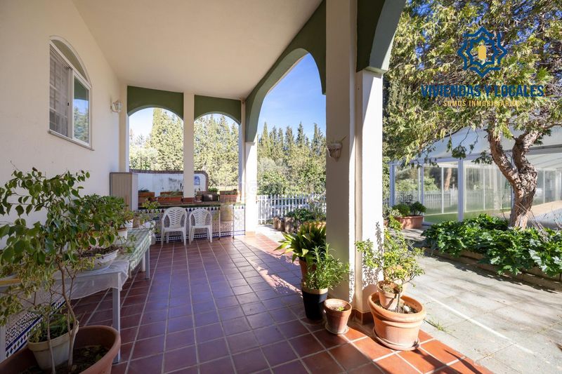 Foto ca32a760-4f1a-4597-831a-c8871ed54a7c. Xalet amb piscina a Atarfe