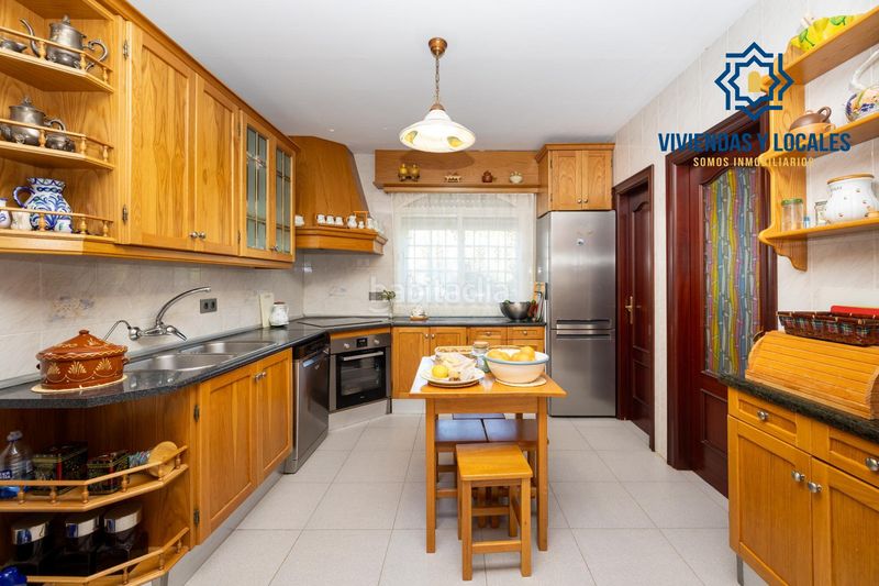 Foto f2d37d76-9312-4aea-9477-7a98f559723b. Xalet amb piscina a Atarfe