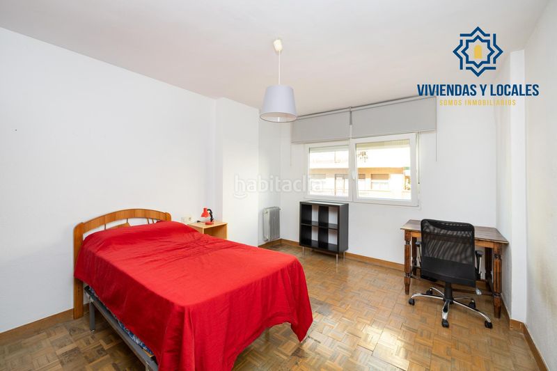 Foto b0d3ca35-d6a4-48c4-a4ef-a6a1689ede14. Pis a Pajaritos Granada